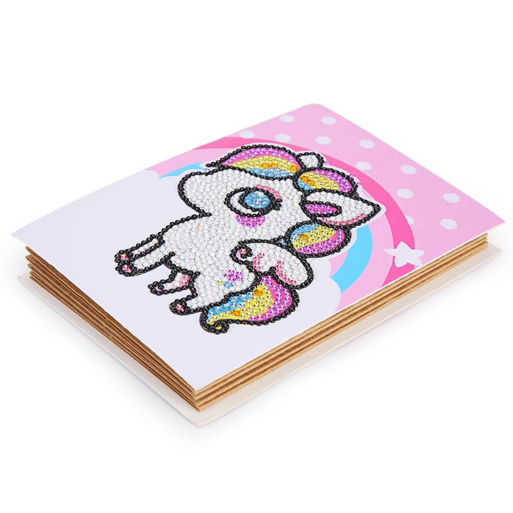 Albumhoes met regenboog eenhoorn schilderen